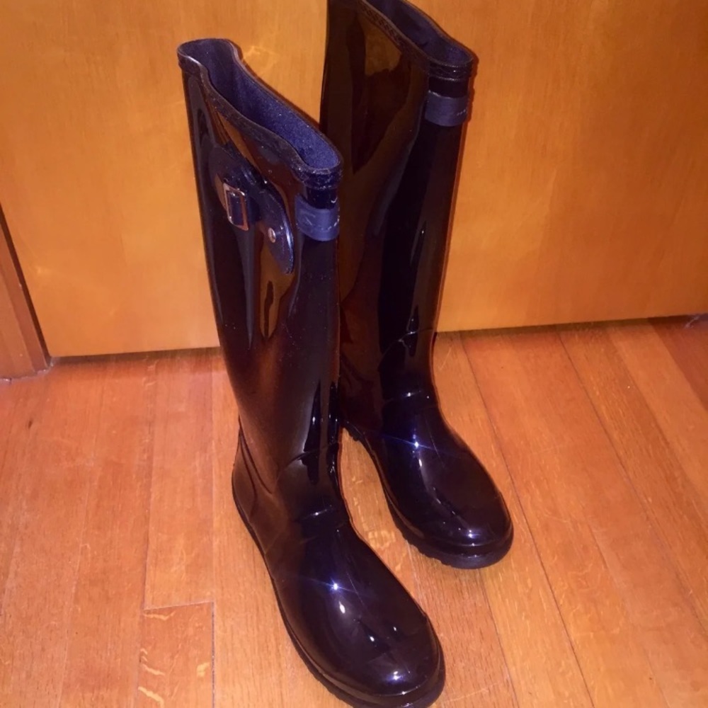 Women’s Shiny Black Rain Boots Size 11